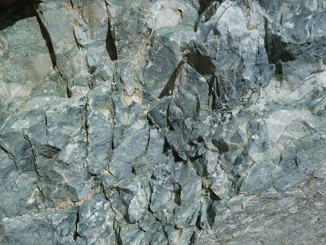 Another seam of the green marble.